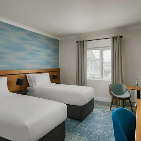Marina Hotel 4*