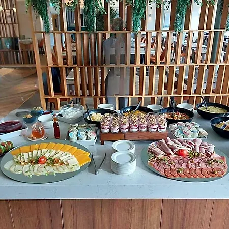 Marina Hotel