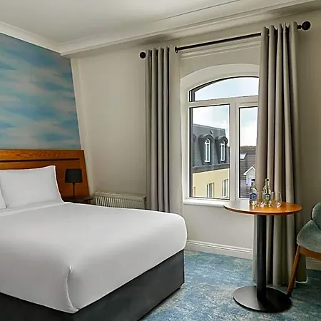 Marina Hotel 4*